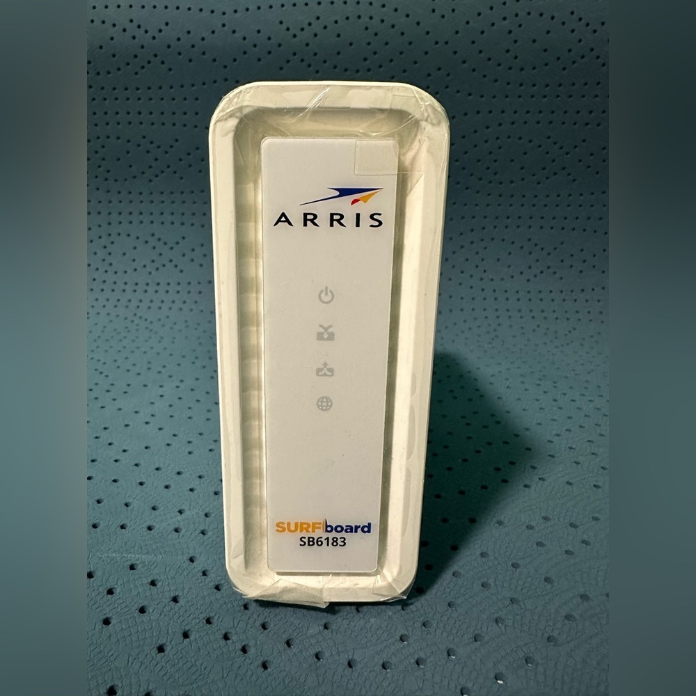 ARRIS SURFboard SB6183 cable modem, white